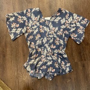 Cute V neck flower top